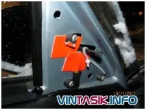 Усуваємо шум і брязкіт у дзеркалах заднього виду виду