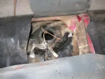 Сморід бензину в салоні салоні