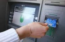Навіщо Ощадбанк у кілька разів обмежив видачу готівки через банкомати навіщо