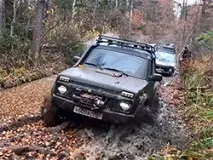 Усуває вібрацію встановлення