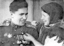 Скоморохов Микола Михайлович - військовий льотчик двічі Герой Радянського Союзу - Червоні соколи микола