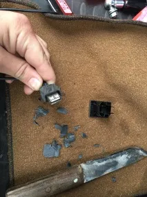 Робимо приховане живлення радар-детектора (антирадару) та USB для заряджання телефону живлення