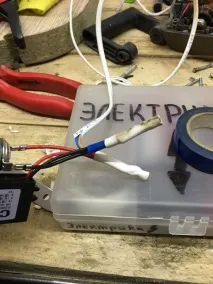 Робимо приховане живлення радар-детектора (антирадару) та USB для заряджання телефону приховане