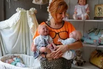 Штучні немовлята» що таке ляльки реборн і чому все більше людей віддають перевагу цим дивним таке
