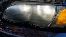 фаровете кола