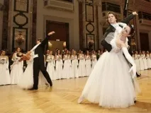 бална рокля Виенския струва