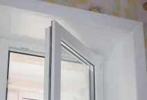 склонове прозорци