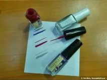 върху ноктите