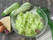 Котлети з кабачків з куркою та сиром - Смачно та просто смачно