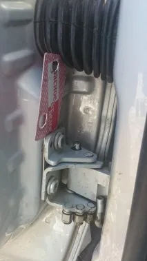 увиснали врати