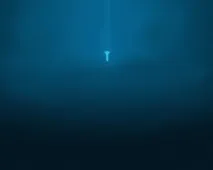 може