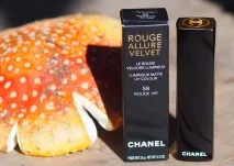 Огляд помади Chanel Rouge Allure Velvet Luminous Matte Lip Colour #58 Rouge Vie та порівняльні помади