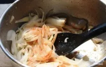 Пиріг з куркою, мигдалем та корицею - покроковий рецепт з фото на покроковий
