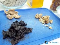 Корисний сніданок вівсянка з чорносливом пластівці