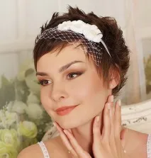 Зачіски весільні на коротке волосся з фатою, чубком і без нього зачіски