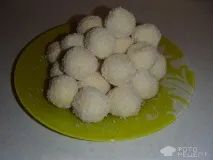 Рецепт Домашні цукерки Рафаелло, з сухим молоком та кокосовою стружкою цукерки