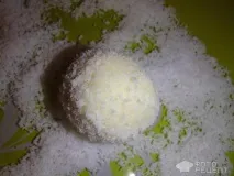 Рецепт Домашні цукерки Рафаелло, з сухим молоком та кокосовою стружкою цукерки