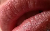 устни жени