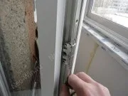 Встановлення двосторонньої балконної ручки встановлення