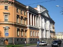 військових