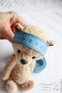 В’яжемо шапочку для м’якої іграшки якої