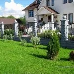 Варіанти оформлення кованих огорож паркану