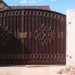 Варіанти оформлення кованих огорож огорож