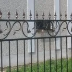Варіанти оформлення кованих огорож паркану
