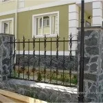 Варіанти оформлення кованих огорож оформлення
