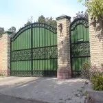 Варіанти оформлення кованих огорож оформлення
