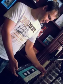 Інтерв’ю з фізиком, який збирає репліки радянських синтезаторів, «Інше місто» інтерв
