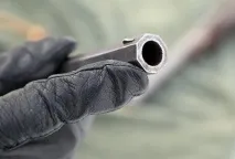 пістолетах