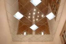 залепите плочки