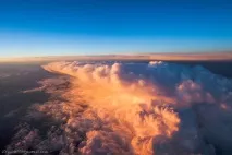 Як пілоти обходять грози обходу