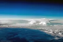 Як пілоти обходять грози обходять