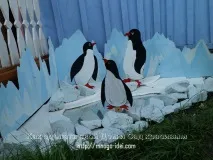 Красив двор цветни лехи