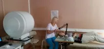 върху клепачите
