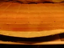 матрак върху дървена