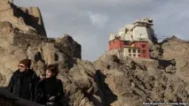 години шест