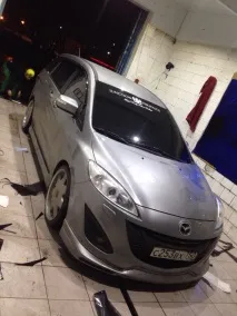 Тонований з чолом чолом