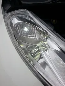 Заміна передніх габаритних вогнів Nissan Juke габаритних