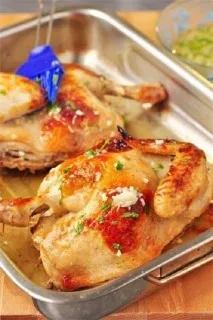 Запечена курка з часниковим соусом. соусом
