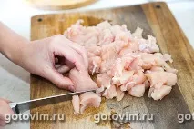 Запіканка з курячої грудки з беконом та хлібом сковороду