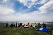летището Алмати много хора