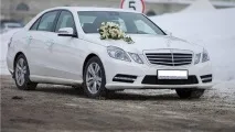 Авто на весілля у Тюмені, прокат автомобіля або автобуса на весілля автомобіля