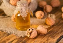 Горіхи з медом - користь і шкода для чоловіків, жінок, як приймати, відео користь
