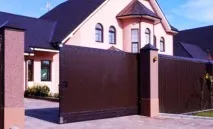 Як підібрати поєднання кольору паркану до будинку паркану