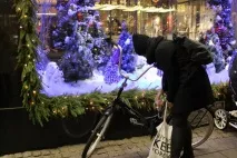 празнува