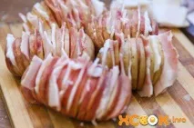 Картопля-гармошка – рецепт з фото приготування з салом та беконом у мультиварці фото