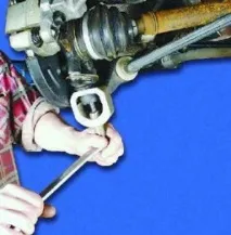 Як замінити шаровий шарнір підвіски Лада Калина шаровий